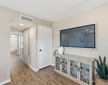 4756 E Moreland Street - Photo Thumbnail 3