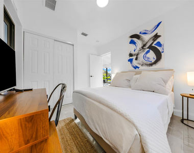 2925 Ne 1st Avenue - Photo Thumbnail 29