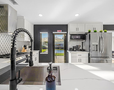 2925 Ne 1st Avenue - Photo Thumbnail 8