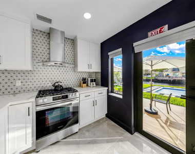 2925 Ne 1st Avenue - Photo Thumbnail 10