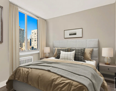 Second Avenue - Photo Thumbnail 1