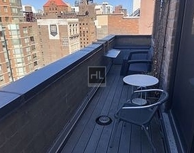 Park Avenue South - Photo Thumbnail 2