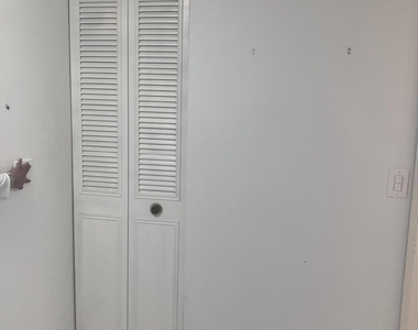 3323 Perimeter Drive - Photo Thumbnail 41