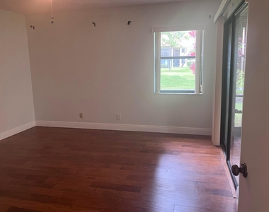 3323 Perimeter Drive - Photo Thumbnail 13