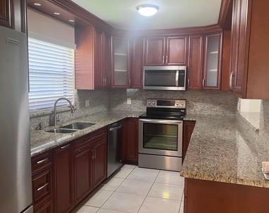 3323 Perimeter Drive - Photo Thumbnail 24