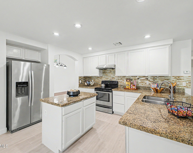 3358 E Park Avenue - Photo Thumbnail 16