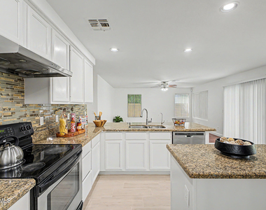3358 E Park Avenue - Photo Thumbnail 18