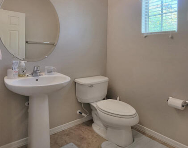 3663 E Zachary Drive - Photo Thumbnail 9