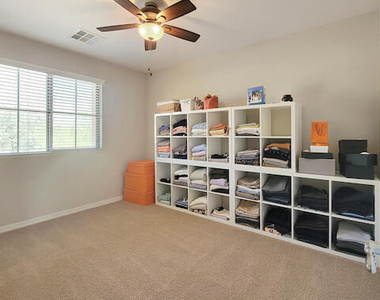 3663 E Zachary Drive - Photo Thumbnail 12