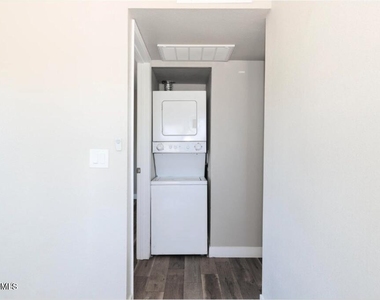 4714 E Portland Street - Photo Thumbnail 9