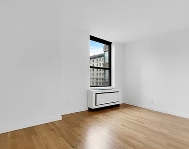 West 87th Street - Photo Thumbnail 1