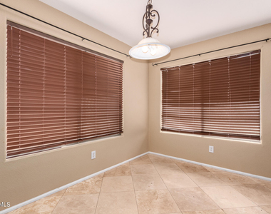 28030 N 23rd Drive - Photo Thumbnail 8