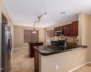 28030 N 23rd Drive - Photo Thumbnail 7