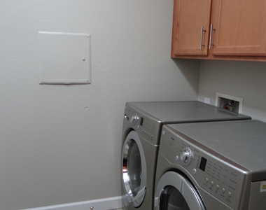 10331 W Carlota Lane - Photo Thumbnail 9