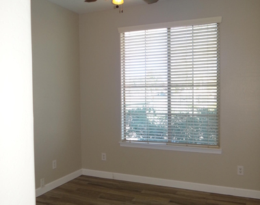 10331 W Carlota Lane - Photo Thumbnail 6