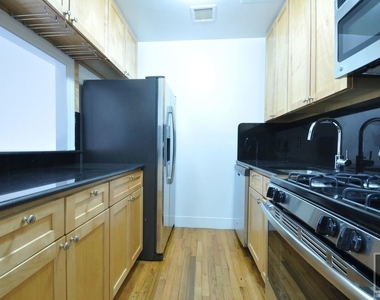 East 57th Street - Photo Thumbnail 2