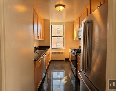 West 87th Street - Photo Thumbnail 1