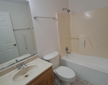 1880 Sw Bradway Lane - Photo Thumbnail 18