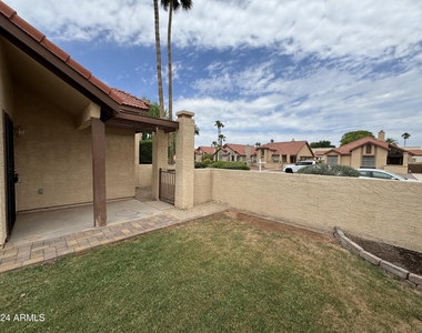 1823 E Secretariat Drive - Photo Thumbnail 35
