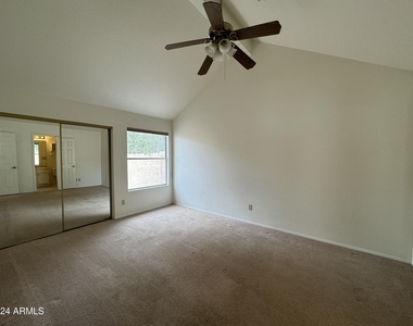 1823 E Secretariat Drive - Photo Thumbnail 22