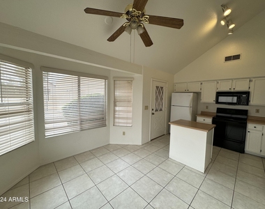 1823 E Secretariat Drive - Photo Thumbnail 5
