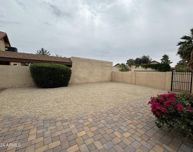 1823 E Secretariat Drive - Photo Thumbnail 10