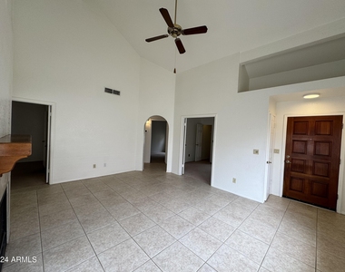 1823 E Secretariat Drive - Photo Thumbnail 17
