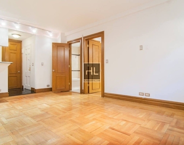 West 58th Street - Photo Thumbnail 1