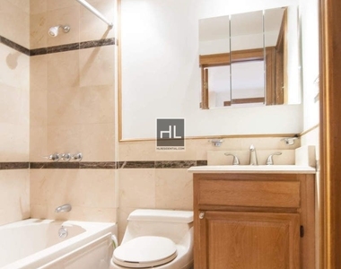 West 58th Street - Photo Thumbnail 3