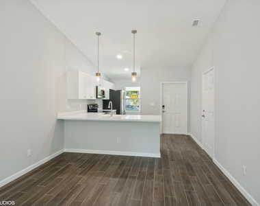 636 35th Street - Photo Thumbnail 6