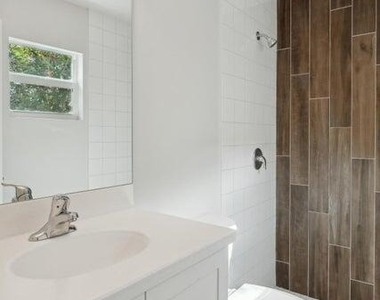 636 35th Street - Photo Thumbnail 11