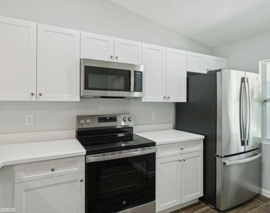 636 35th Street - Photo Thumbnail 7