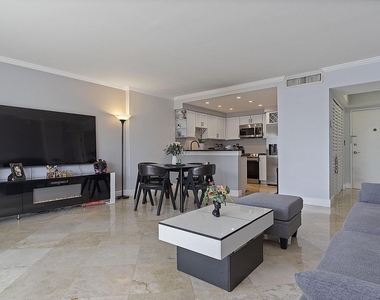 2900 Ne 30th Street - Photo Thumbnail 9