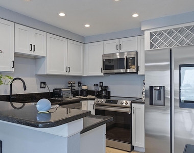 2900 Ne 30th Street - Photo Thumbnail 3