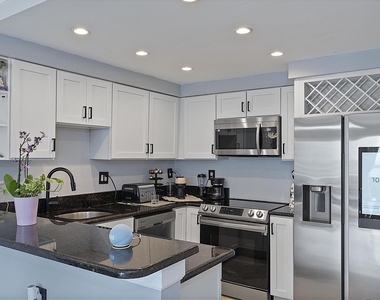2900 Ne 30th Street - Photo Thumbnail 4