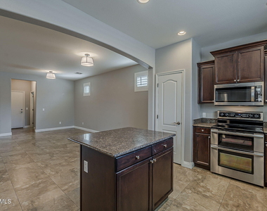 3476 E Orchid Lane - Photo Thumbnail 11