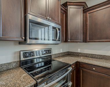 3476 E Orchid Lane - Photo Thumbnail 14