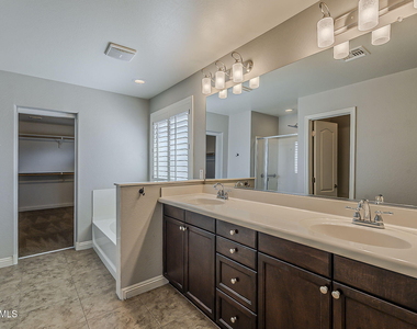 3476 E Orchid Lane - Photo Thumbnail 28