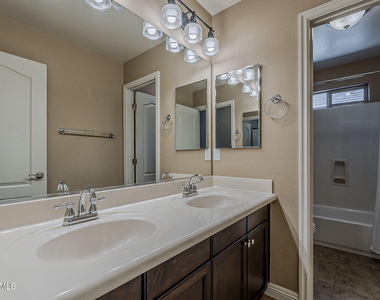 3476 E Orchid Lane - Photo Thumbnail 19