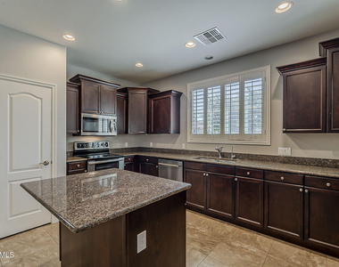 3476 E Orchid Lane - Photo Thumbnail 10