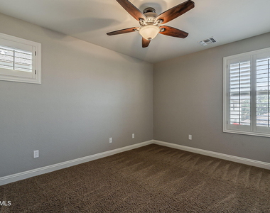 3476 E Orchid Lane - Photo Thumbnail 17