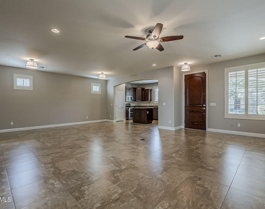 3476 E Orchid Lane - Photo Thumbnail 4