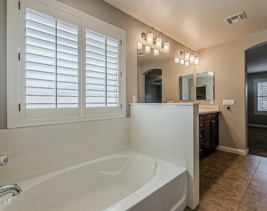 3476 E Orchid Lane - Photo Thumbnail 30
