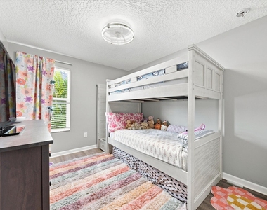 6351 Sailpointe Lane - Photo Thumbnail 20