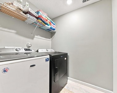 6351 Sailpointe Lane - Photo Thumbnail 25