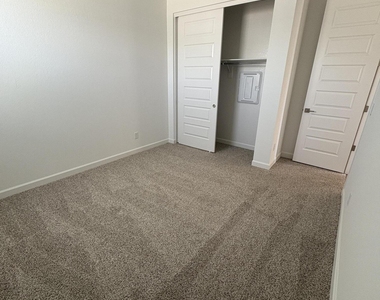 17790 W Turquoise Avenue - Photo Thumbnail 8