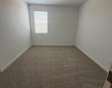 17790 W Turquoise Avenue - Photo Thumbnail 10