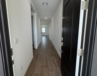 17790 W Turquoise Avenue - Photo Thumbnail 4