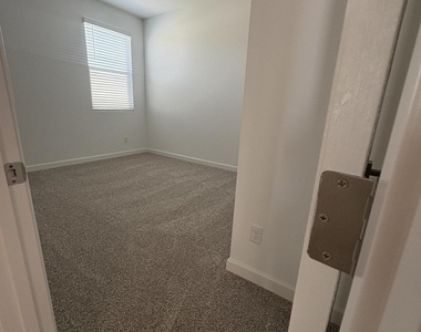 17790 W Turquoise Avenue - Photo Thumbnail 7