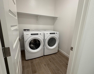 17790 W Turquoise Avenue - Photo Thumbnail 12